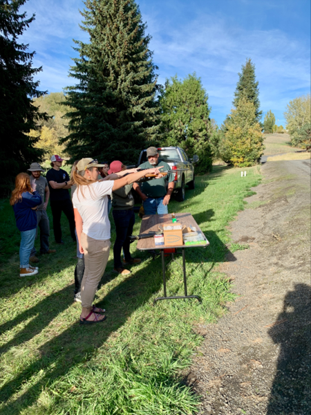 WSU students learning the safe use of dart rifles. 