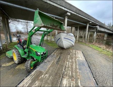 Fuller Bridge: Abandoned boat removal.