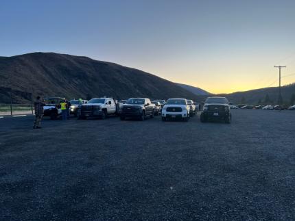 Vehicles in line to enter the Oak Creek winter closure area.